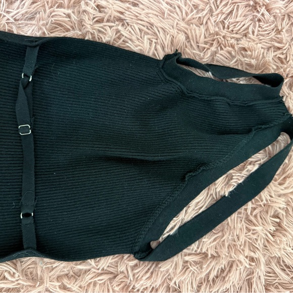 Black Ribbed Halter Top - Picture 2 of 2